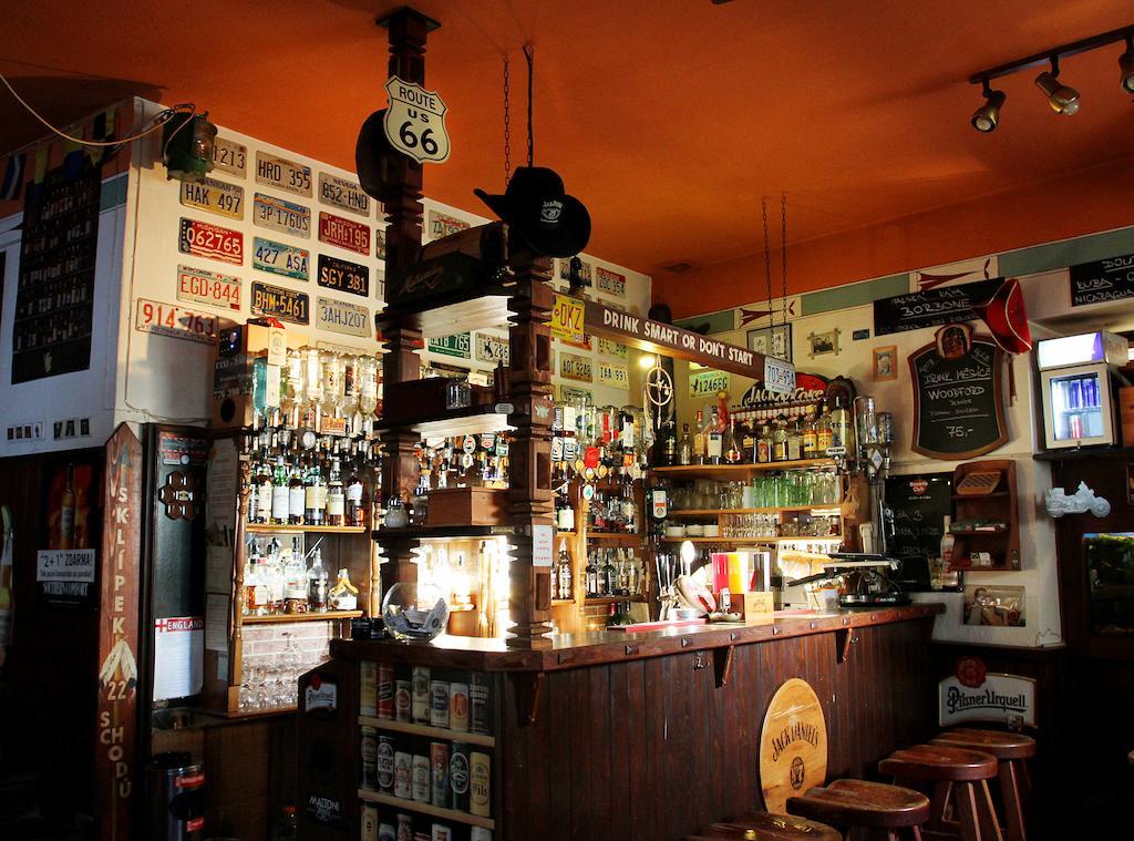Pension Alfa & Whisky Pub Tábor Kültér fotó