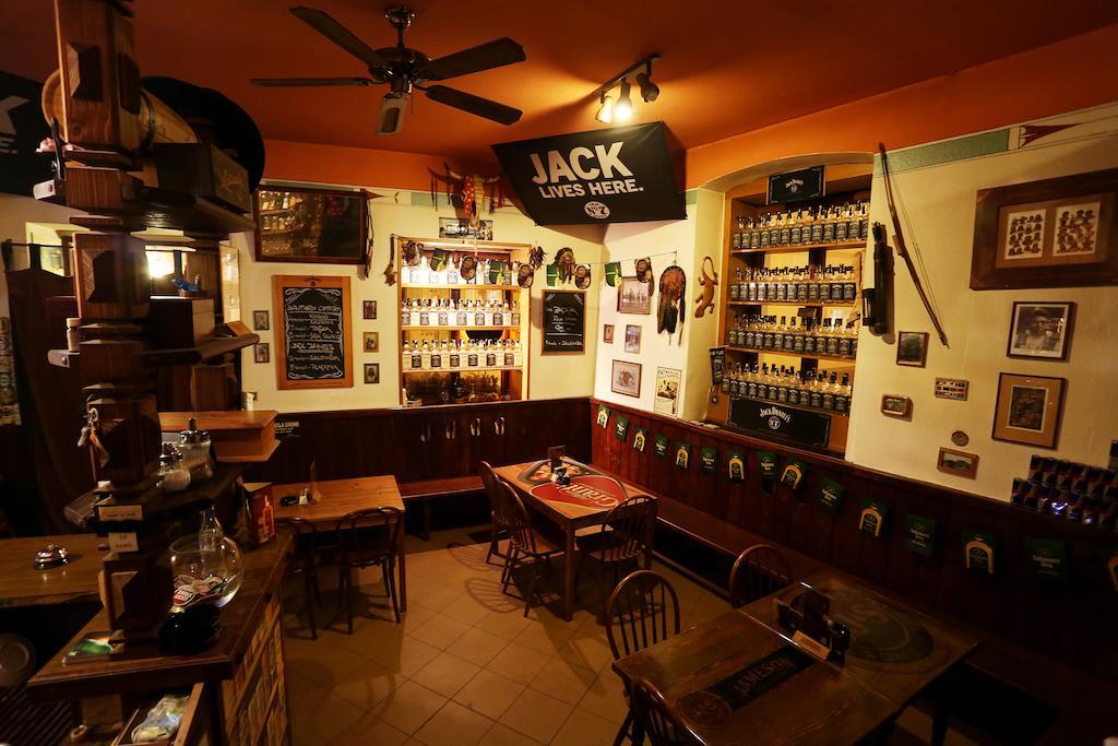 Pension Alfa & Whisky Pub Tábor Kültér fotó